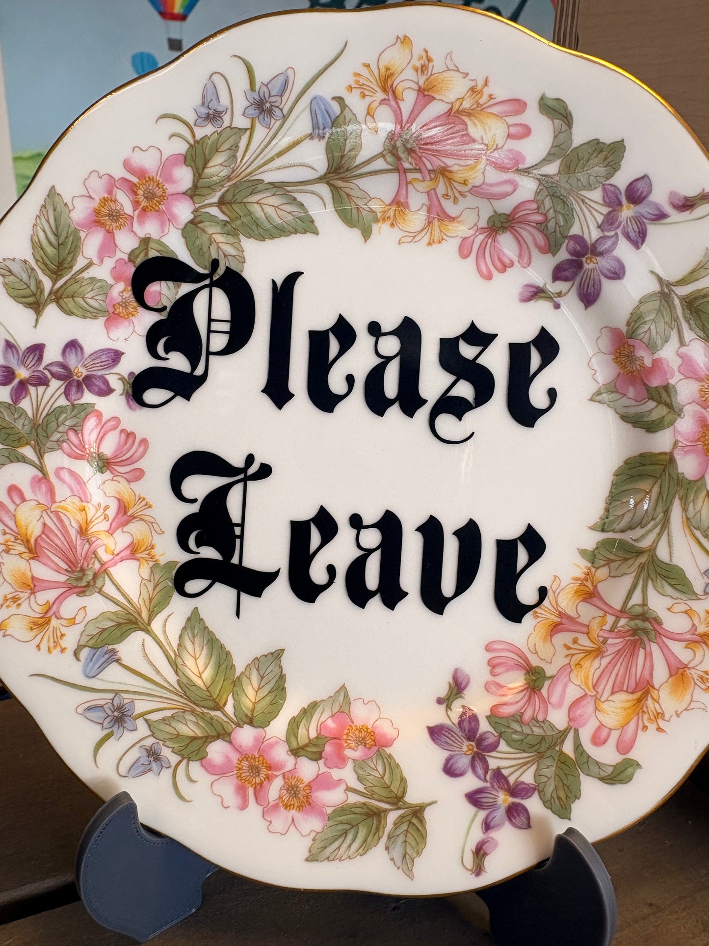 Vintage Vulgar Emporium Please Leave