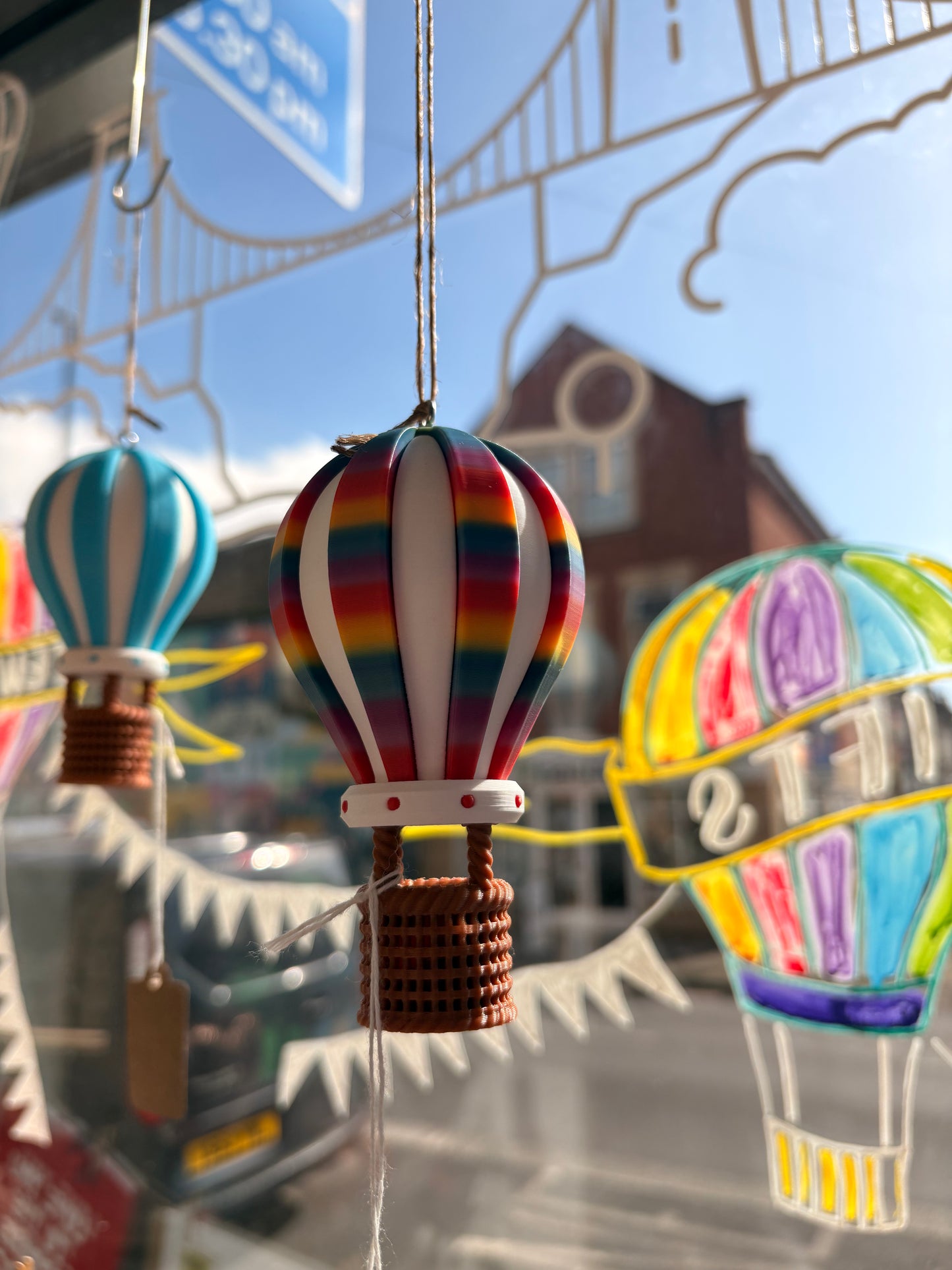 3D Printed Hot Air Balloon Decoration (11cm) | Colourful Hanging or Freestanding Balloon Ornament | Unique Gift UK